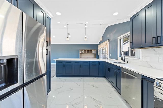 2737 FOXWOOD COURT, Orlando, FL 32818