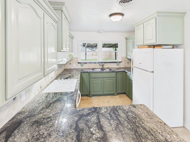 845 Peyton Drive, Beaumont, TX 77706