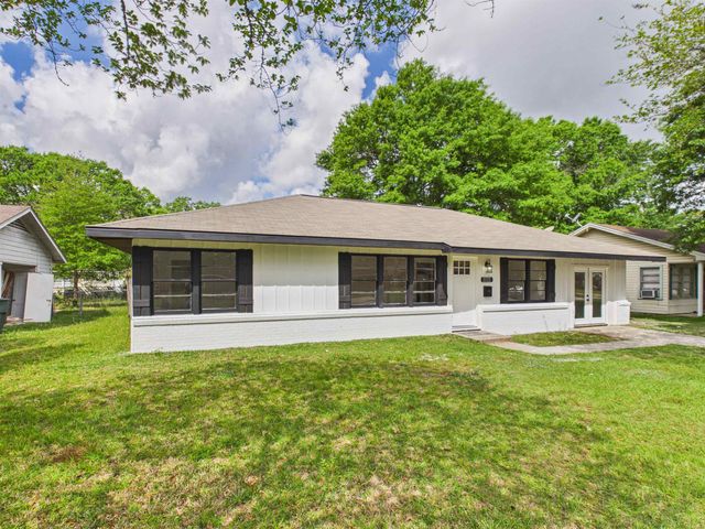 845 Peyton Drive, Beaumont, TX 77706