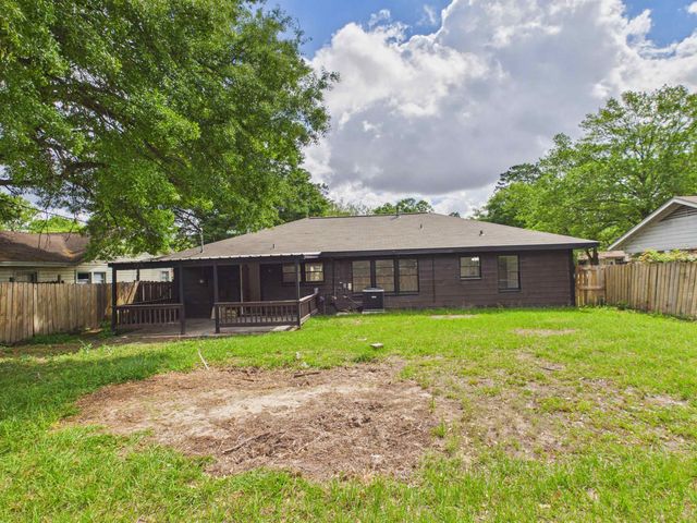845 Peyton Drive, Beaumont, TX 77706