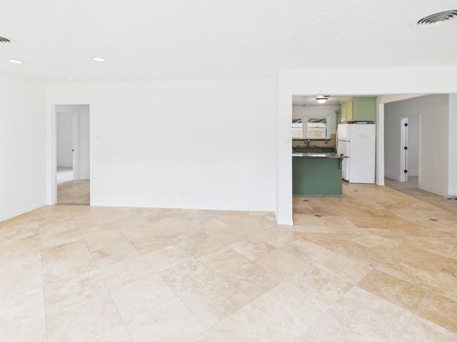 845 Peyton Drive, Beaumont, TX 77706