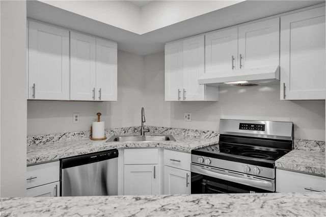 1601 Stone Moss Reach Apt C, Chesapeake, VA 23320