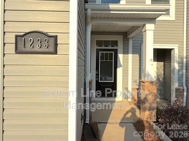 1233 Bigelow Street, Charlotte, NC 28269
