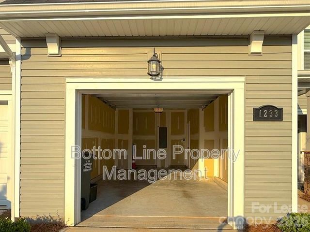 1233 Bigelow Street, Charlotte, NC 28269