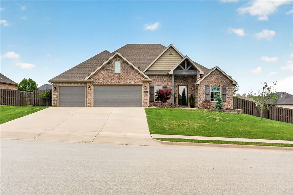 121 Sicily Drive, Centerton, AR 72719
