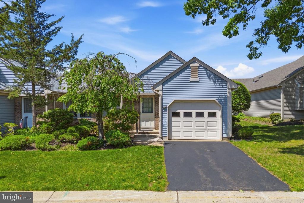 9-A PATRICK HENRY CT, Monroe Township, NJ 08831