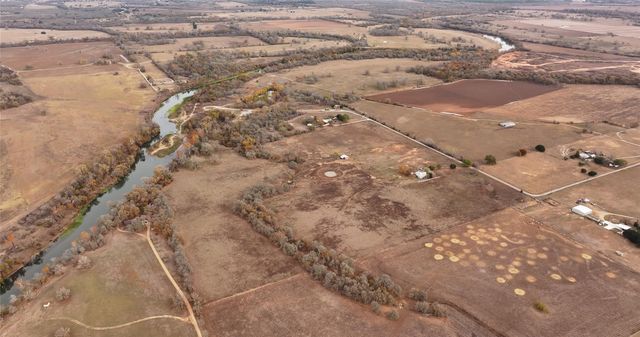 1505 Prairie Valley Road, West Point, TX 78963