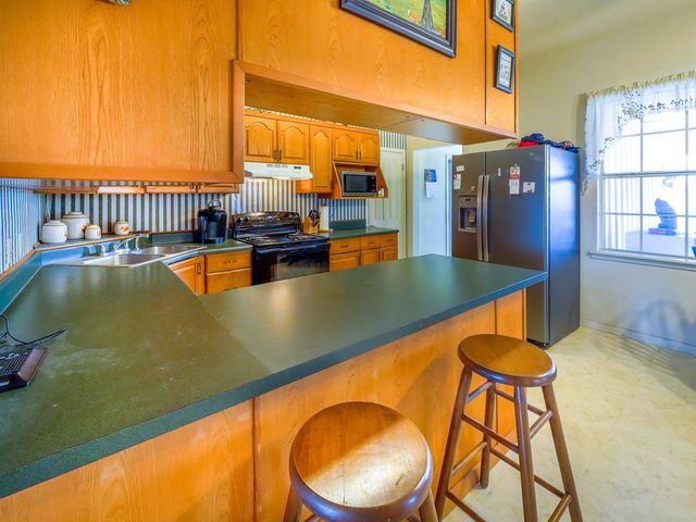 1505 Prairie Valley Road, West Point, TX 78963