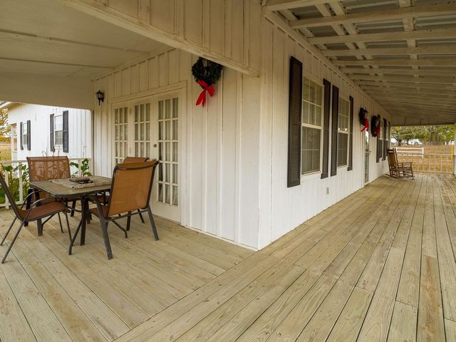 1505 Prairie Valley Road, West Point, TX 78963