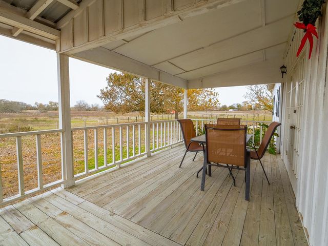 1505 Prairie Valley Road, West Point, TX 78963