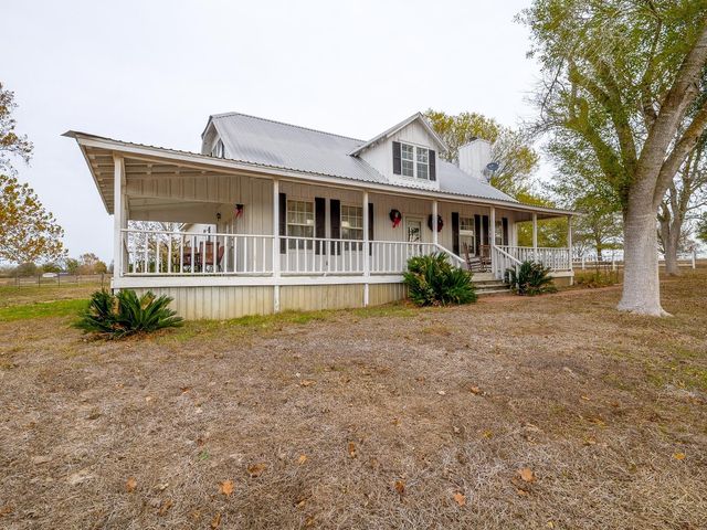 1505 Prairie Valley Road, West Point, TX 78963