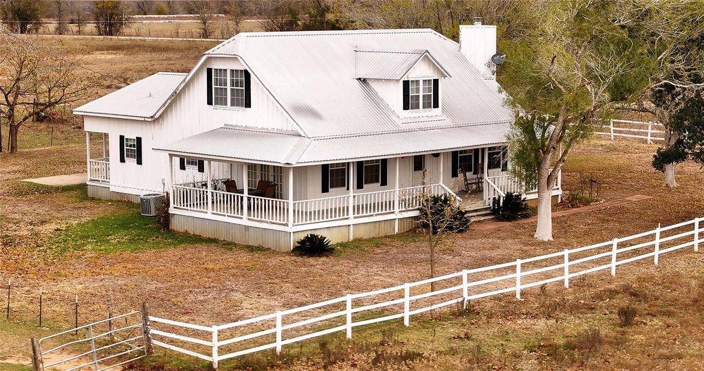 1505 Prairie Valley Road, West Point, TX 78963