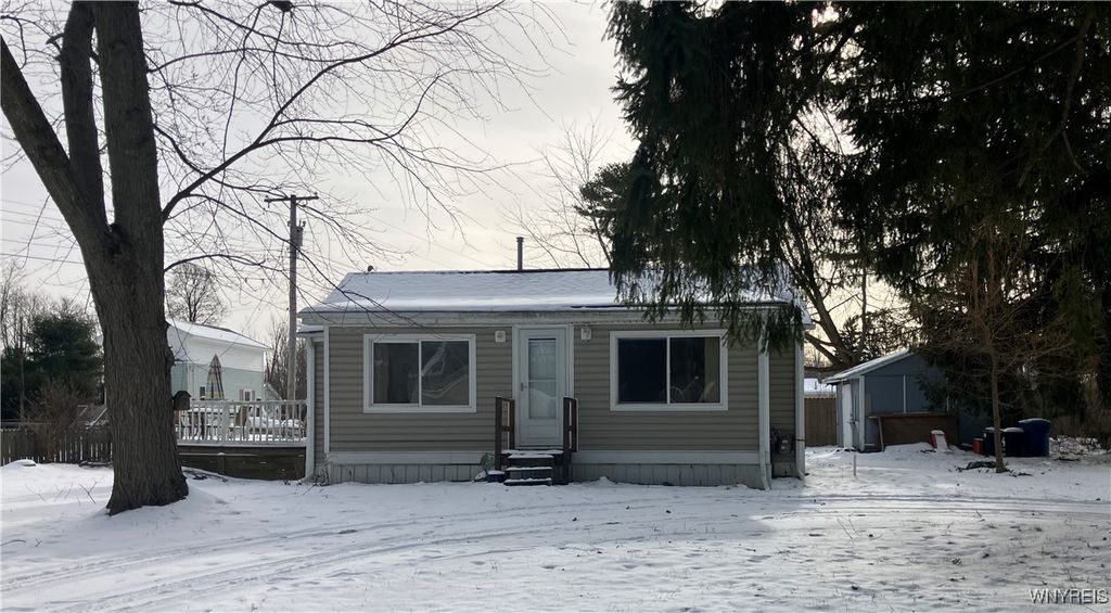 215 West Sterling Avenue, Evans, NY 14006