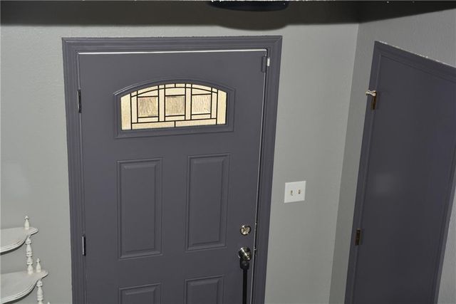 2944 Iva Court S, Independence, MO 64057