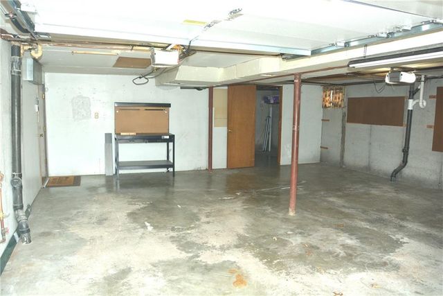 2944 Iva Court S, Independence, MO 64057