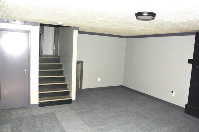 2944 Iva Court S, Independence, MO 64057