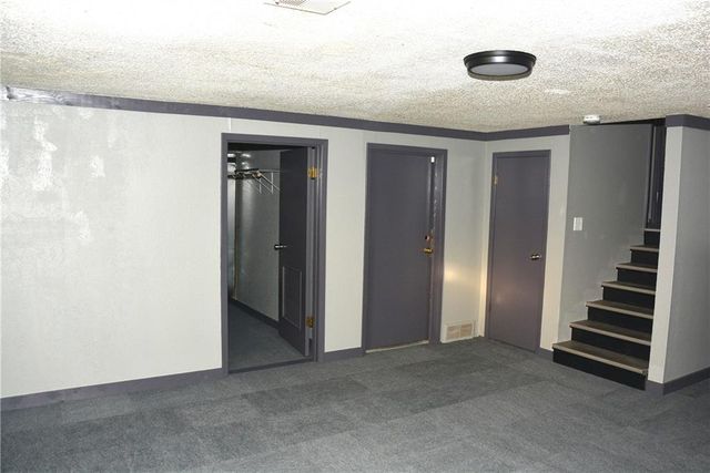 2944 Iva Court S, Independence, MO 64057