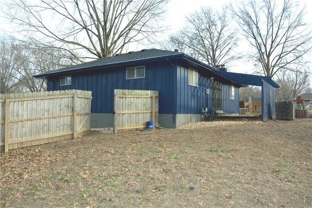 2944 Iva Court S, Independence, MO 64057