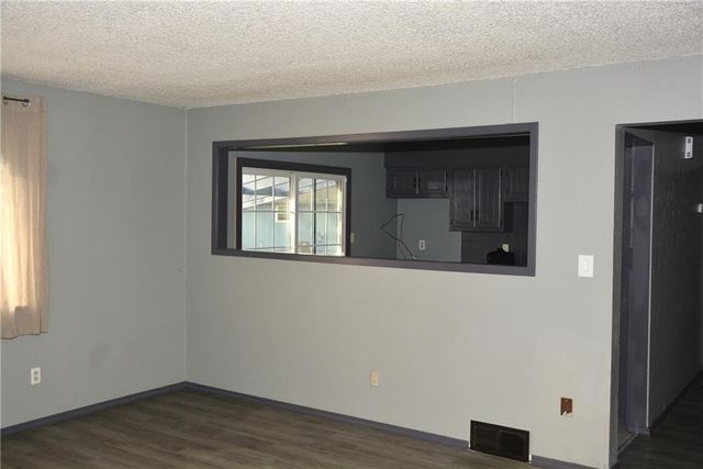 2944 Iva Court S, Independence, MO 64057