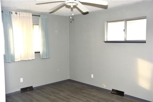 2944 Iva Court S, Independence, MO 64057