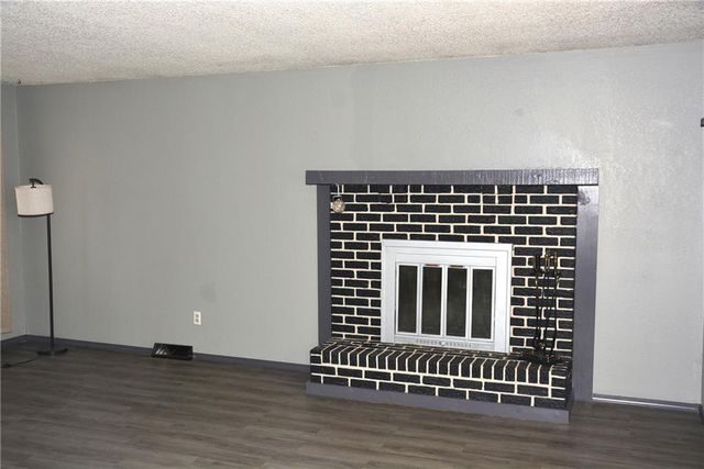 2944 Iva Court S, Independence, MO 64057