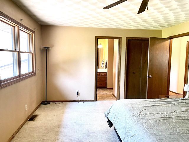 N422 DONS DRIVE, Appleton, WI 54915
