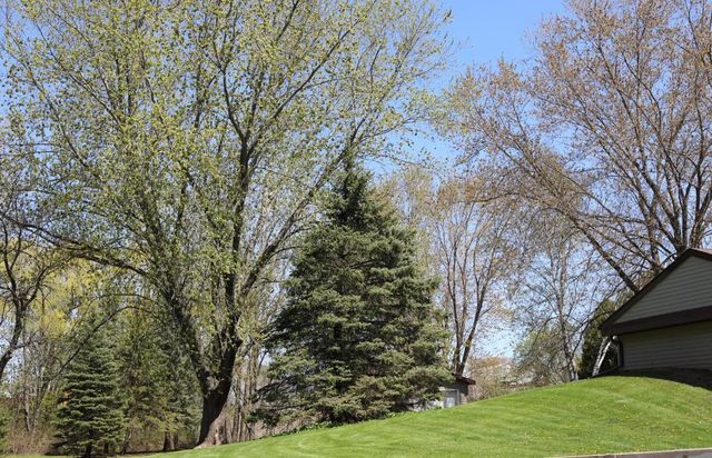 N422 DONS DRIVE, Appleton, WI 54915