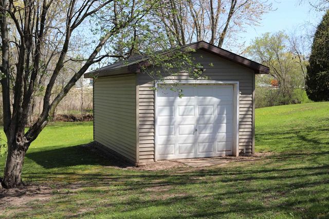 N422 DONS DRIVE, Appleton, WI 54915