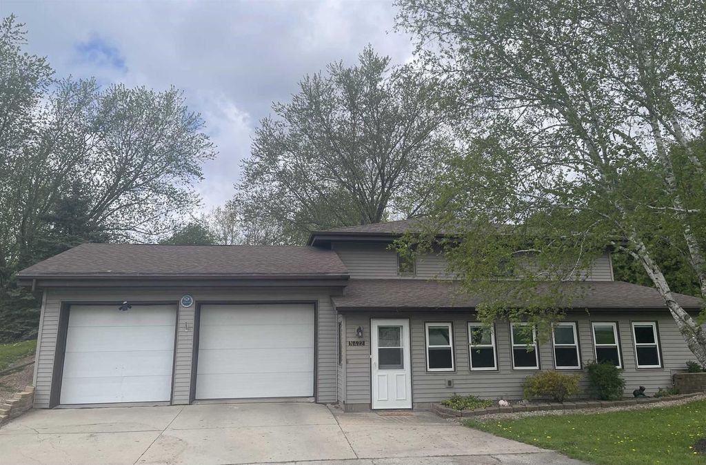 N422 DONS DRIVE, Appleton, WI 54915