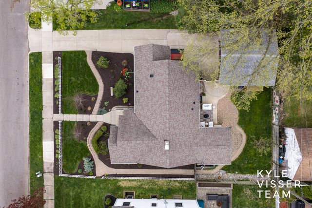 1114 Keneberry Way Se, East Grand Rapids, MI 49506