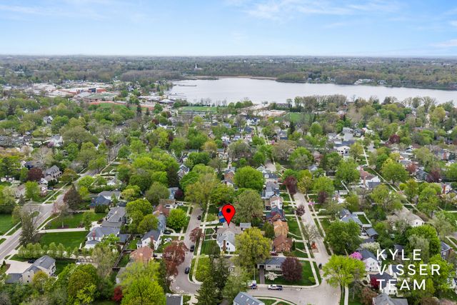 1114 Keneberry Way Se, East Grand Rapids, MI 49506