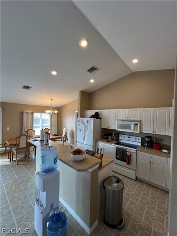 3446 NE 10th AVE, Cape Coral, FL 33909