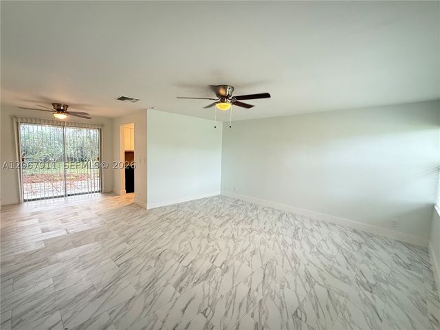 3558 Everglades Rd, Palm Beach Gardens, FL 33410