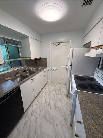 3558 Everglades Rd, Palm Beach Gardens, FL 33410