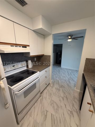 3558 Everglades Rd, Palm Beach Gardens, FL 33410