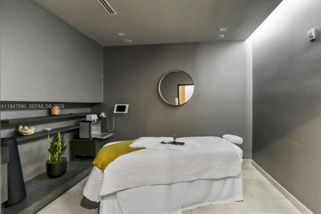 1850 S Ocean Dr 805, Hallandale Beach, FL 33009