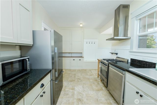 1205 S Cherry Street, Port Angeles, WA 98362