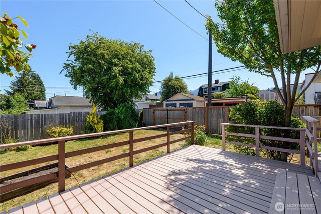 1205 S Cherry Street, Port Angeles, WA 98362