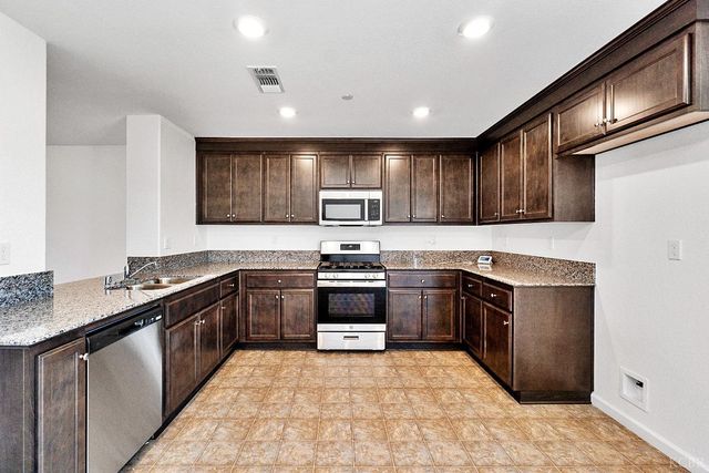 1741 Sequoia Avenue, Corcoran, CA 93212