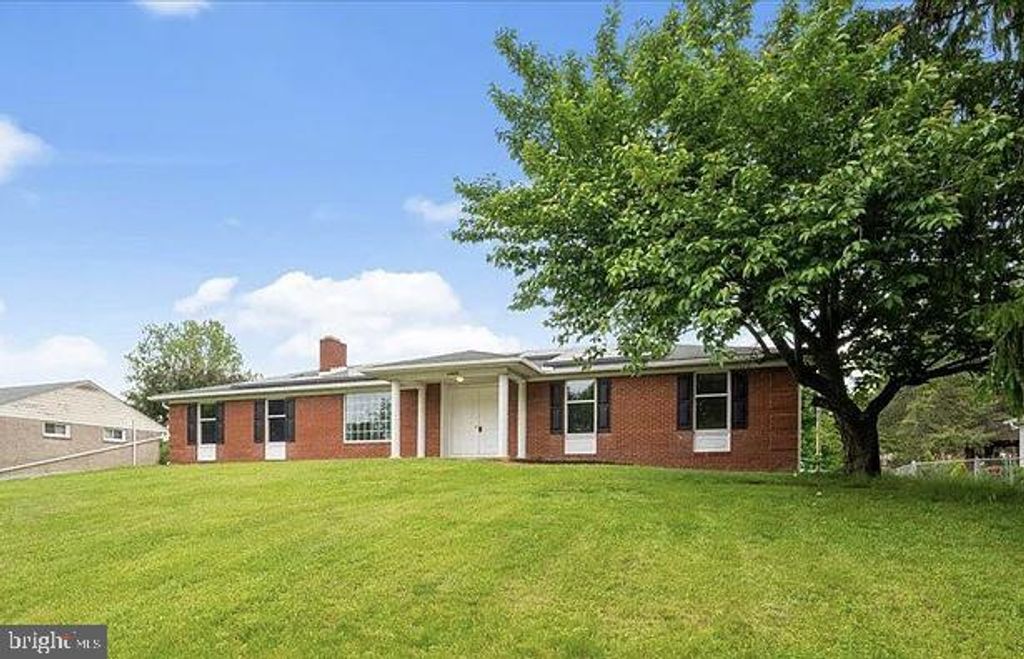 13524 CHERRY TREE CIR, Hagerstown, MD 21742