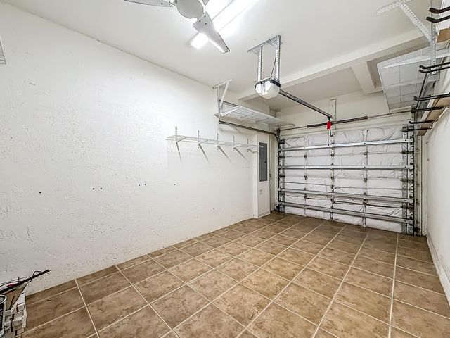 3990 NW 92nd Avenue, Sunrise, FL 33351