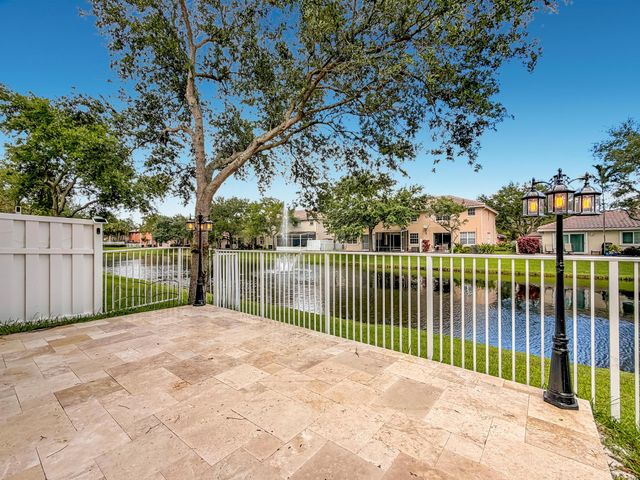 3990 NW 92nd Avenue, Sunrise, FL 33351