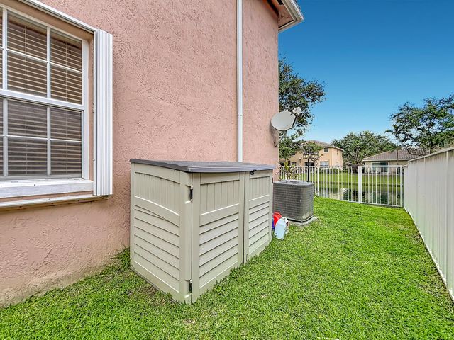 3990 NW 92nd Avenue, Sunrise, FL 33351