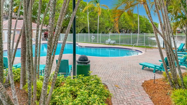 3990 NW 92nd Avenue, Sunrise, FL 33351