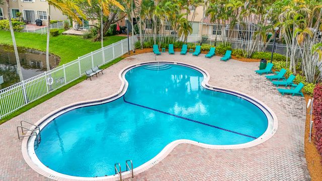 3990 NW 92nd Avenue, Sunrise, FL 33351