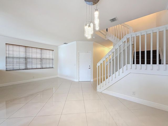 3990 NW 92nd Avenue, Sunrise, FL 33351