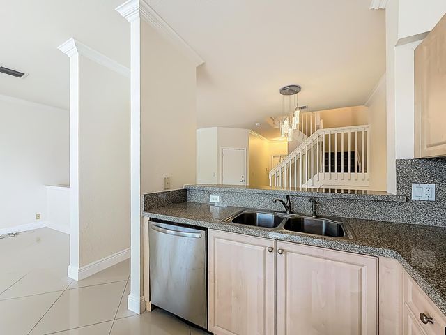 3990 NW 92nd Avenue, Sunrise, FL 33351