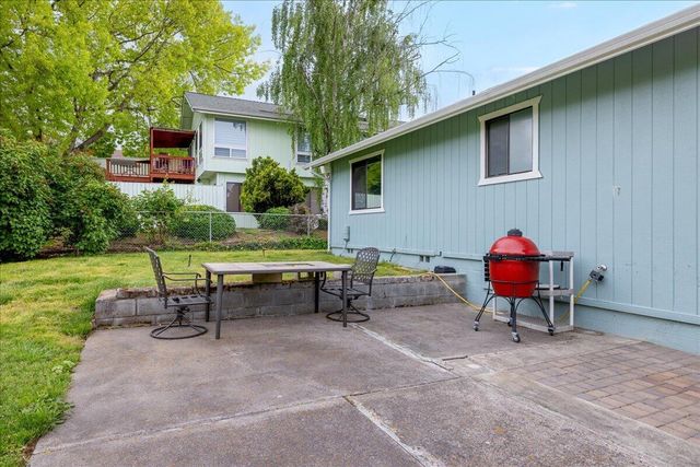 2981 Rosewood Street, Medford, OR 97504