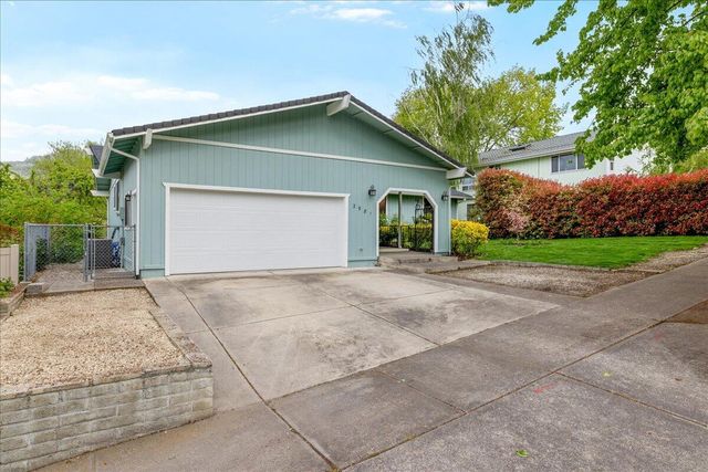 2981 Rosewood Street, Medford, OR 97504