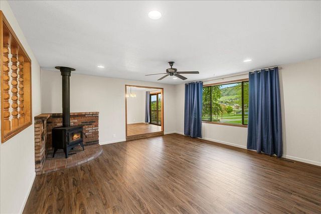 2981 Rosewood Street, Medford, OR 97504